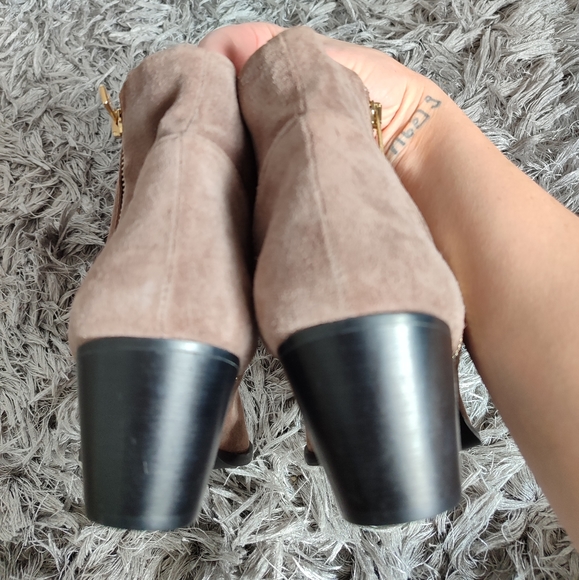 Burno Magli Tan Sude Leather Ankle heel Boots Double Zipper Size 41- 10 - Picture 3 of 8